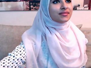 Amateur Beautiful Big Ass Arab Teen Camgirl Posing In Fro Any Porn